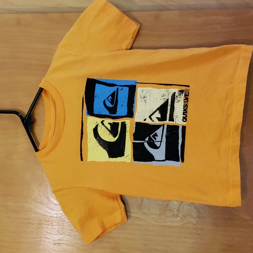 Quicksilver short sleeve t-shirt